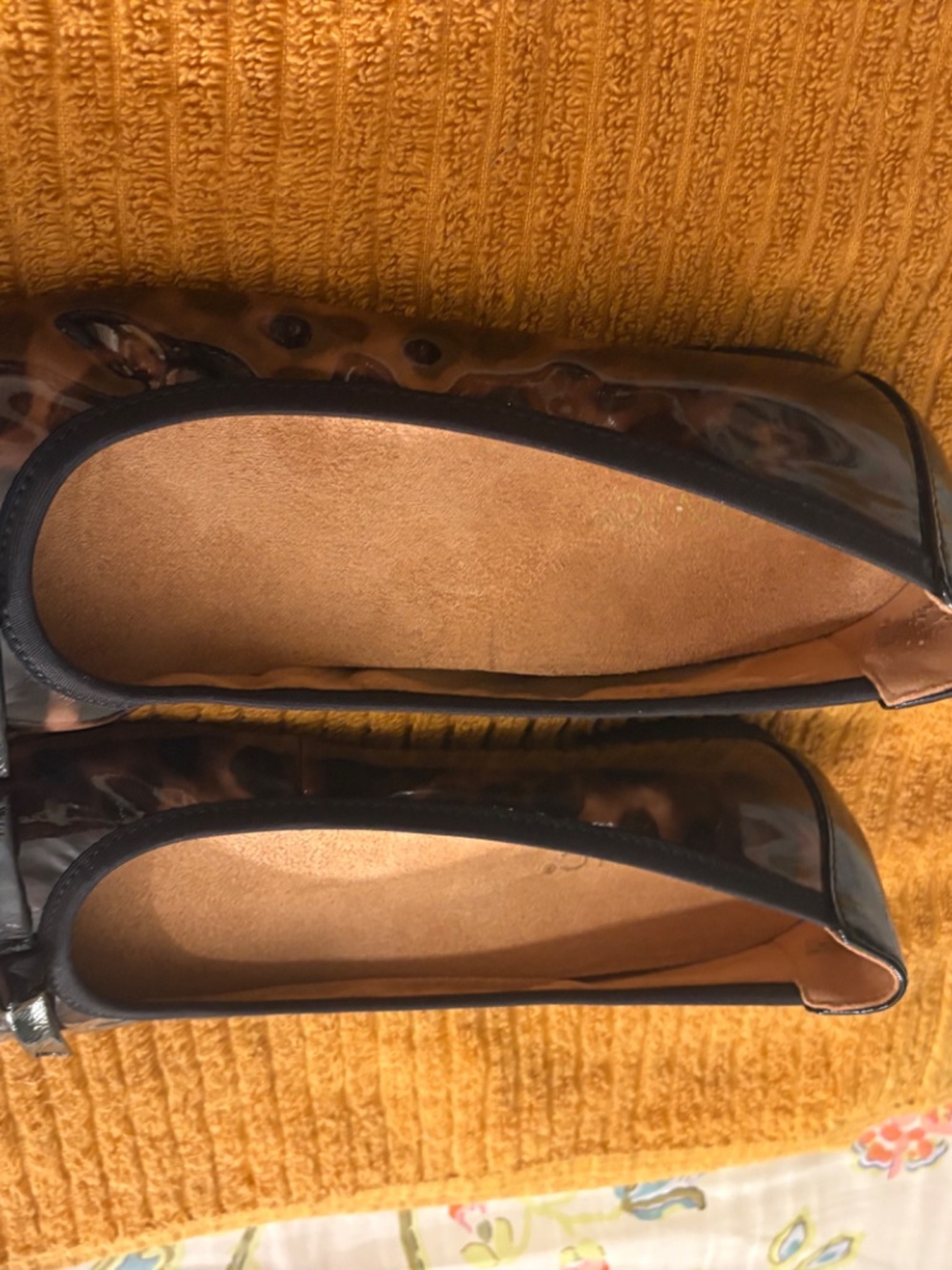 Vionic Flats - Picture 3 of 9